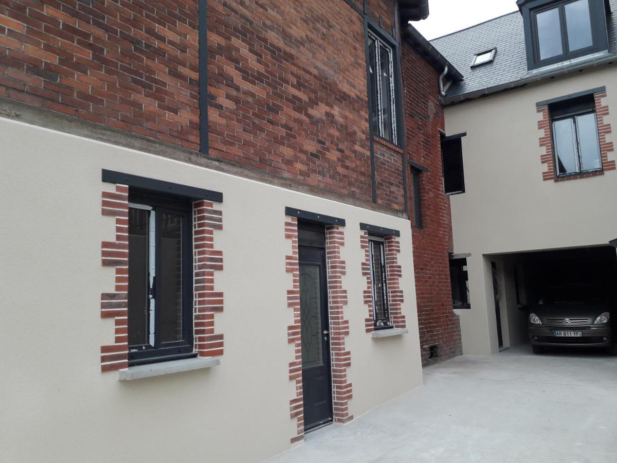 Charmes En Ville Le Charme Authentique Montlucon Exterior photo